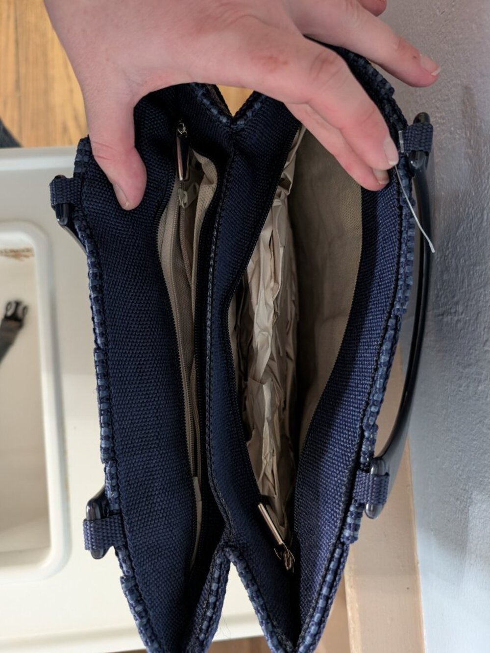 Vintage M. & G Bertini Handbag With Tags On - Picture 2 of 2